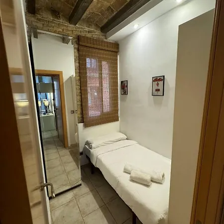 Feels Like Apartment